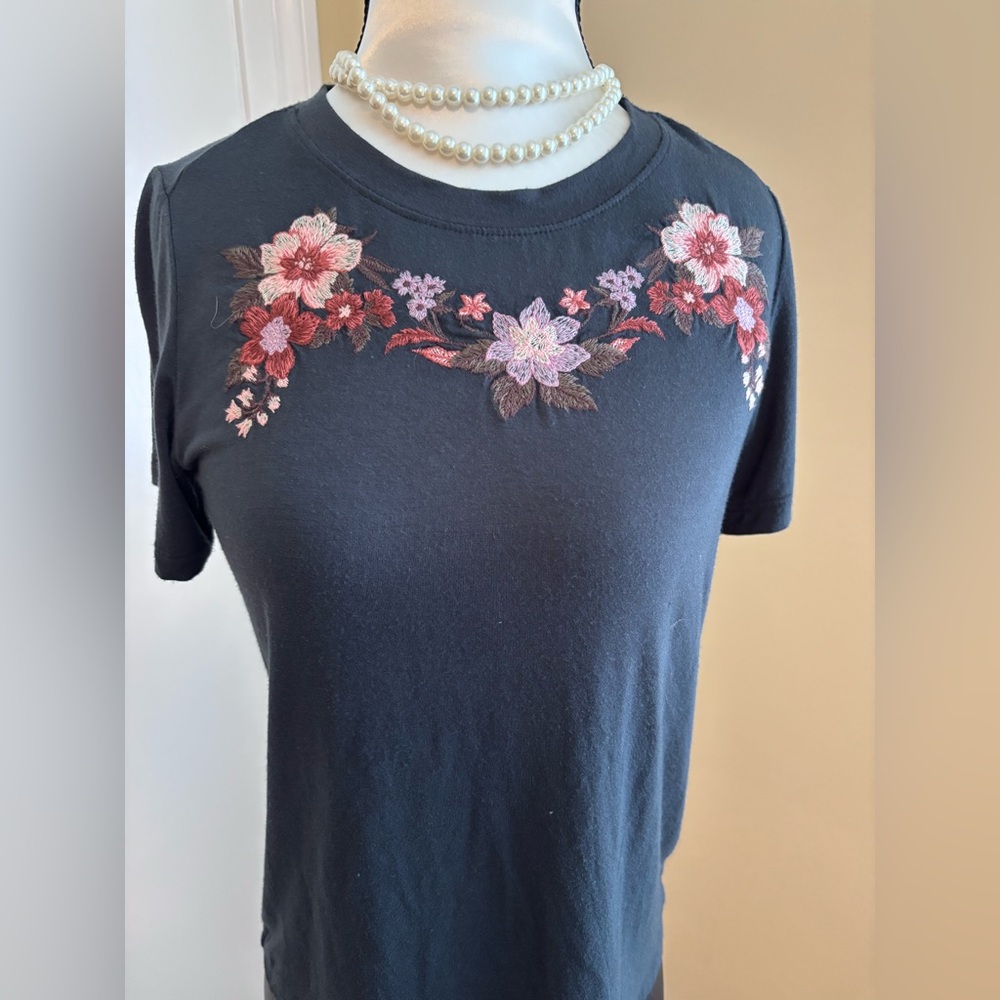 American Eagle Top - these are back in STYLE!